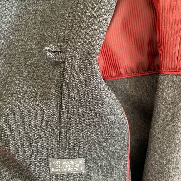 Sanyo charcoal wool and tencel overcoat. Removable breath thermal lining. size44 - Picture 8 of 13